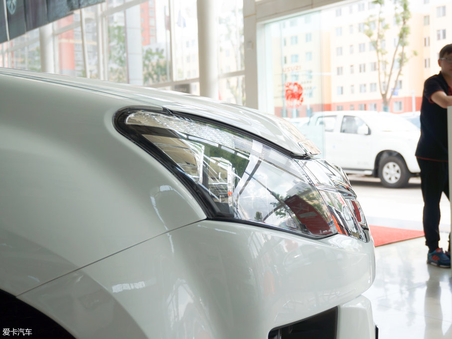 2015D-MAX 2.5T  քӺA