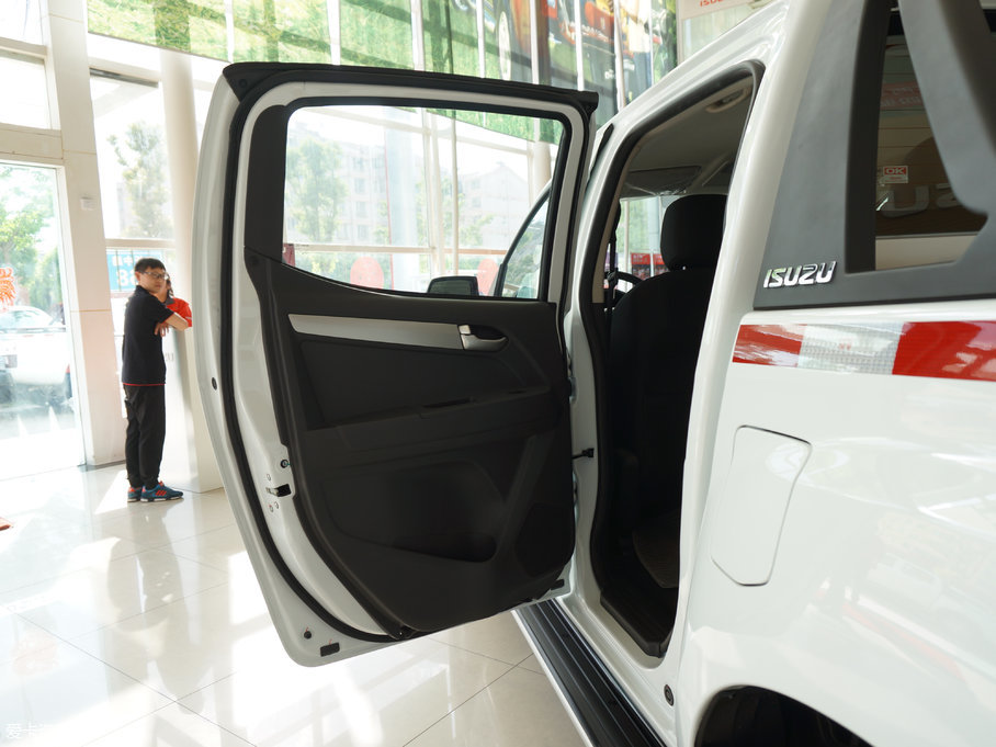 2015D-MAX 2.5T  քӺA