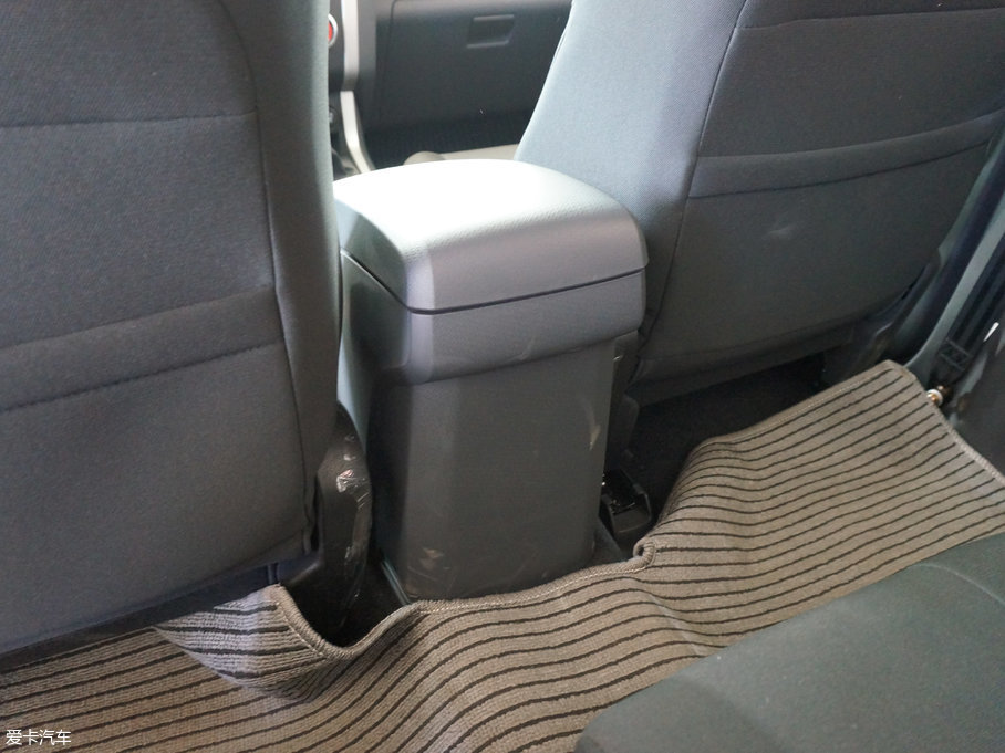 2015D-MAX 2.5T (q) ք(dng)A