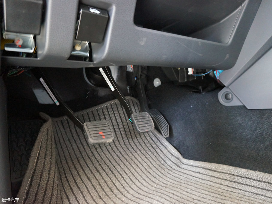 2015D-MAX 2.5T (q) ք(dng)A