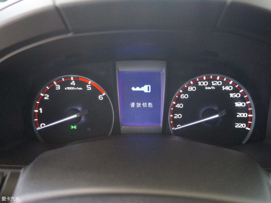 2015D-MAX 2.5T (q) ք(dng)A