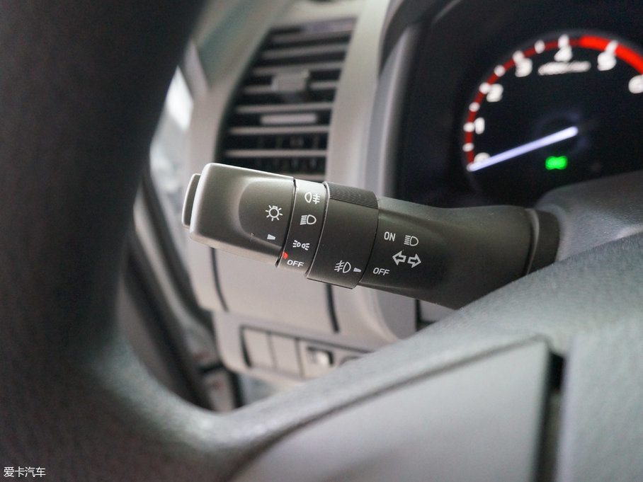 2015D-MAX 2.5T  քӺA