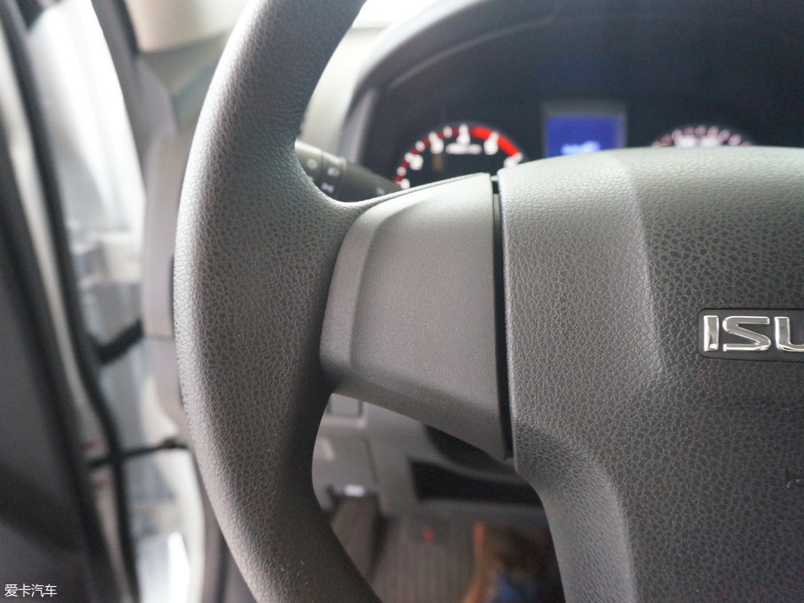 2015D-MAX 2.5T (q) ք(dng)A