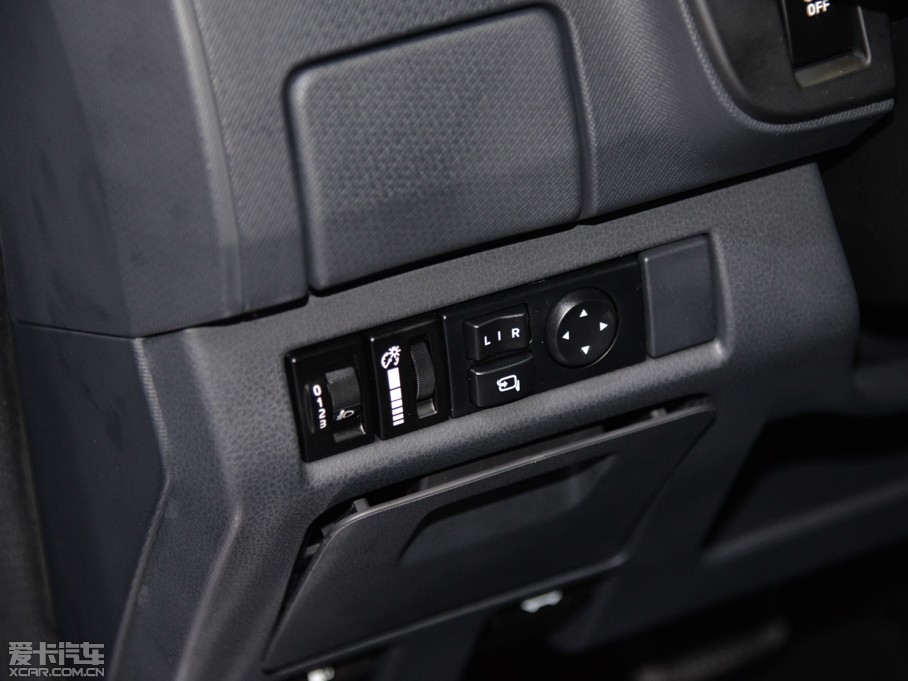 2015ʮmu-X΂b 3.0T  Ԅ 