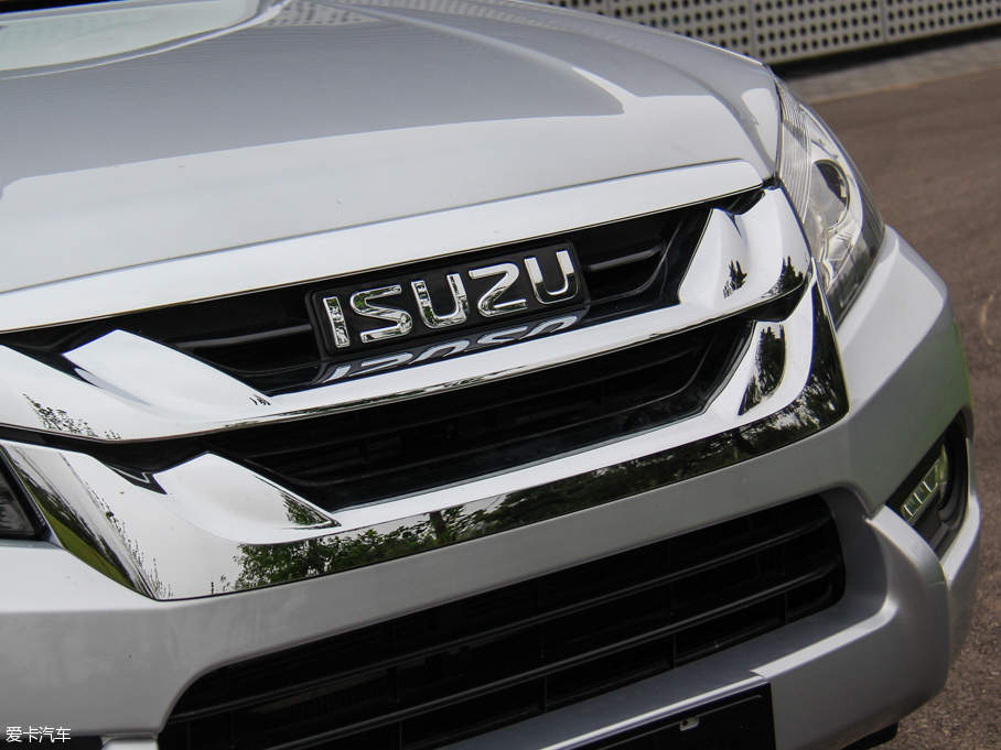 2015ʮmu-X΂b 3.0T (q) Ԅ 