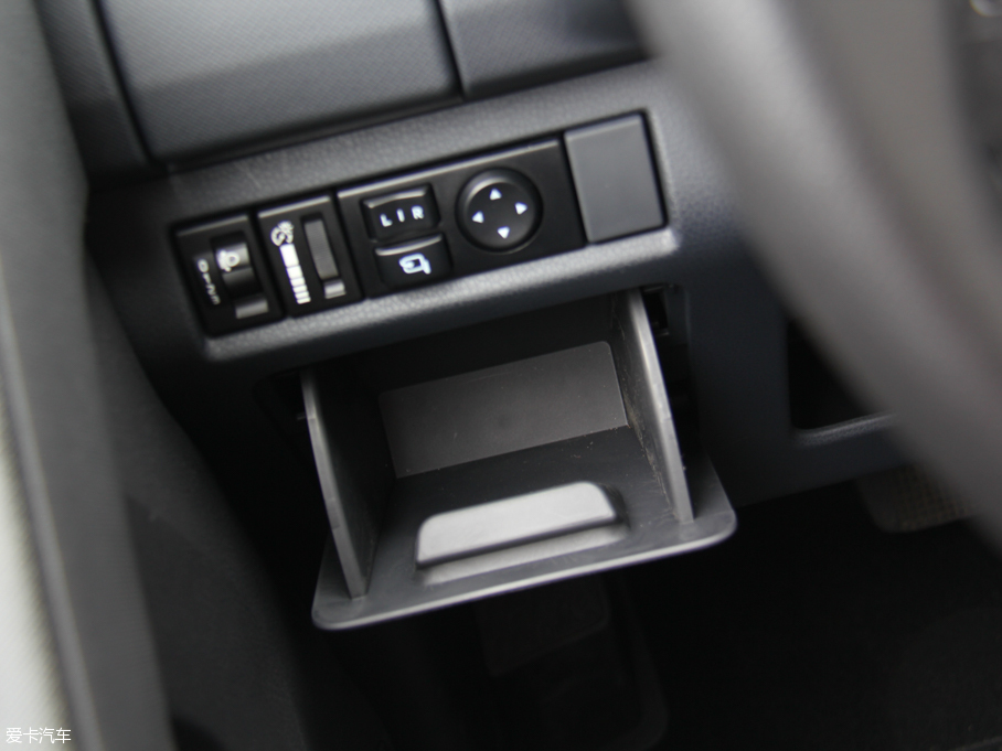 2015ʮmu-X΂b 3.0T  Ԅ 