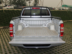 2016款2.8T 手动豪华型 行李厢空间