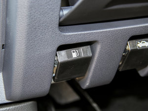 2016款2.8T 手动四驱豪华型长货箱 空间座椅