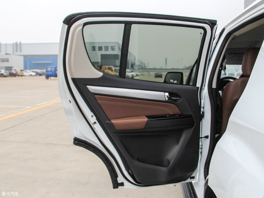 2017ʮmu-X΂b 3.0T  Ԅ 7 V