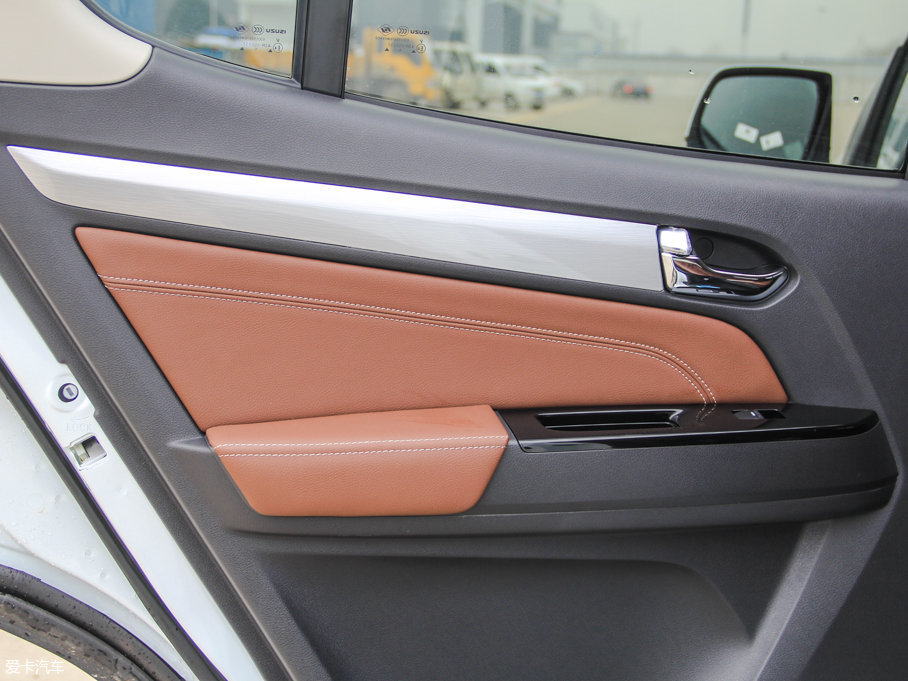 2017ʮmu-X΂b 3.0T  Ԅ 7 V