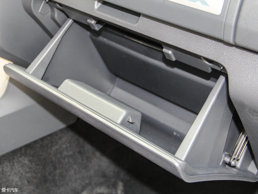 2017ʮmu-X΂b 3.0T (q) Ԅ 7 V