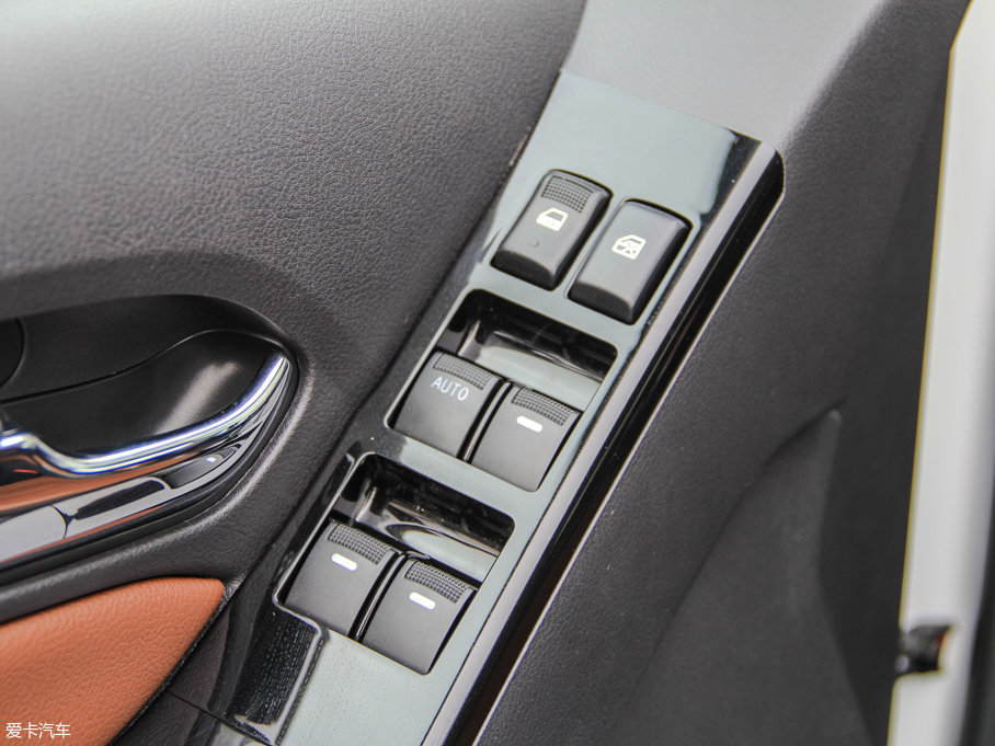 2017ʮmu-X΂b 3.0T (q) Ԅ(dng) 7 V