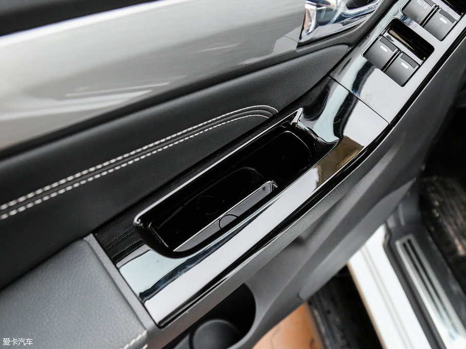 2017ʮmu-X΂b 3.0T (q) Ԅ(dng) 7 (gu)V