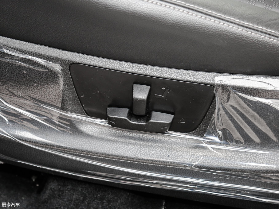 2017ʮmu-X΂b 3.0T  Ԅ 7 V