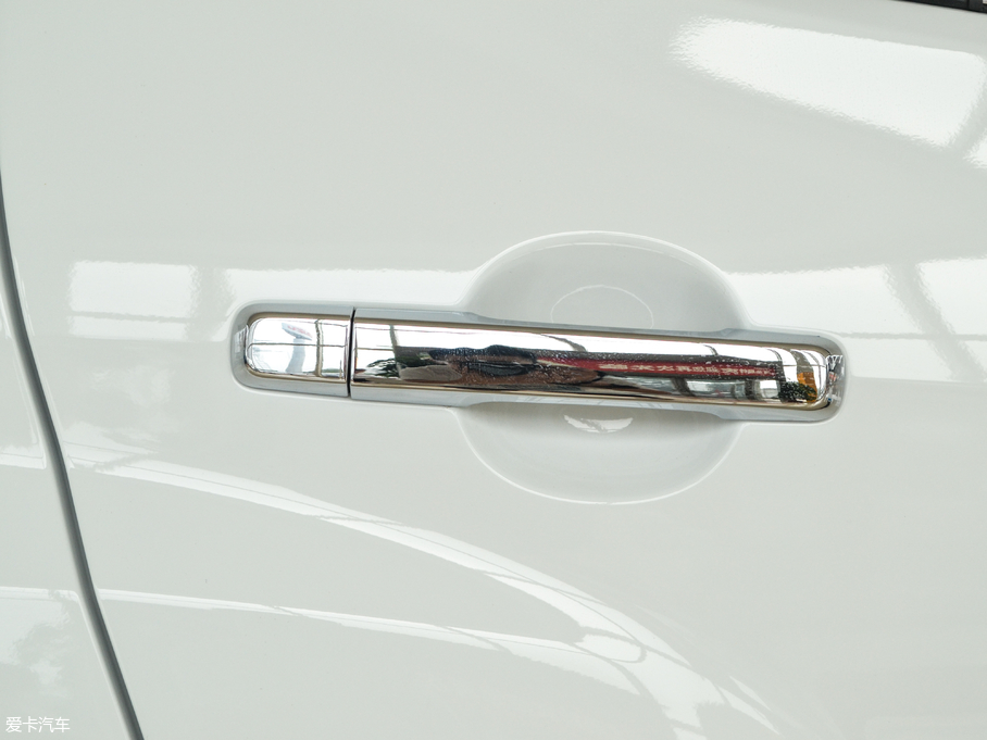 2017ʮmu-X΂b 3.0T (q) Ԅ 5 V