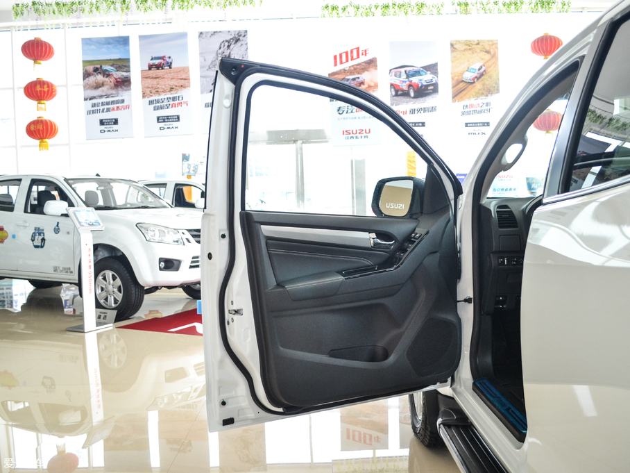 2017ʮmu-X΂b 3.0T  Ԅ 5 V