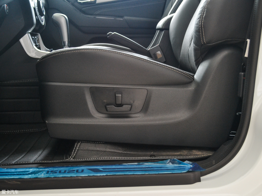 2017ʮmu-X΂b 3.0T  Ԅ 5 V