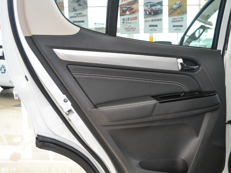 2017ʮmu-X΂b 3.0T  Ԅ 5 V