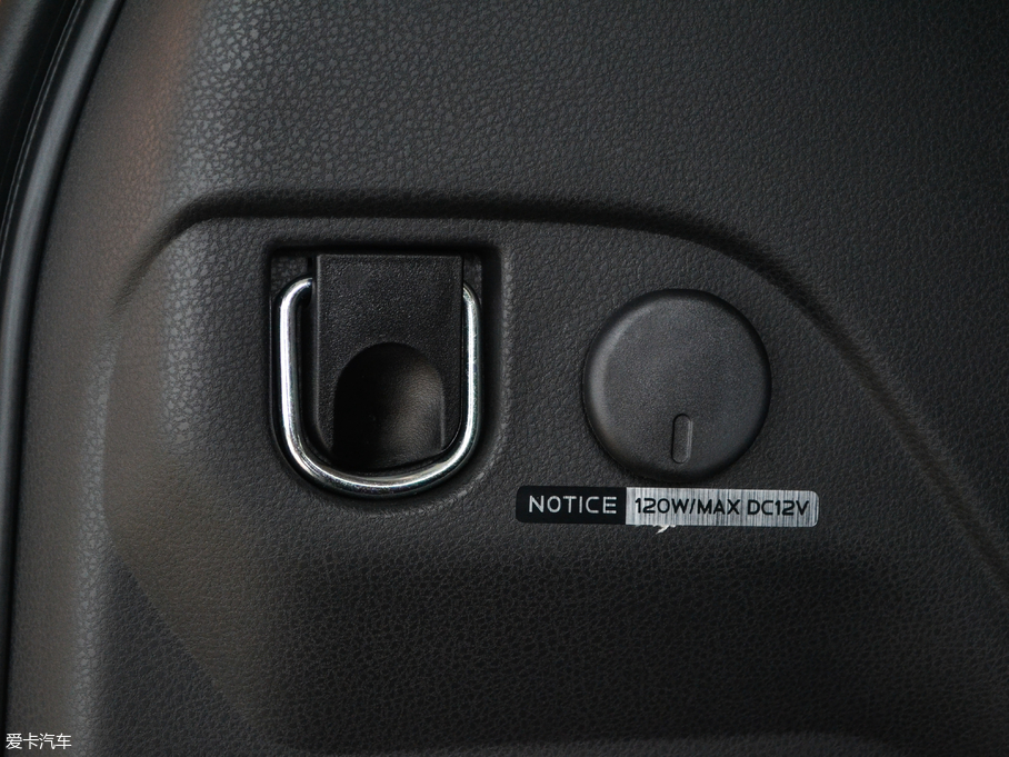 2017ʮmu-X΂b 3.0T  Ԅ 5 V