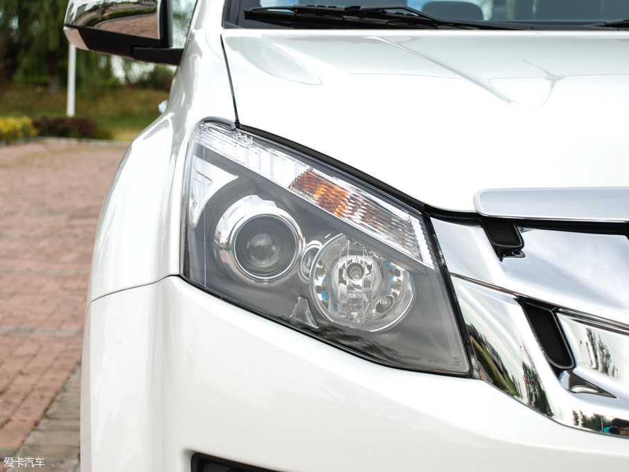 2018D-MAX 3.0T Ԅ(q)A