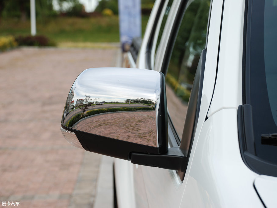 2018��D-MAX 3.0T �Ԅ���򌳬���A��