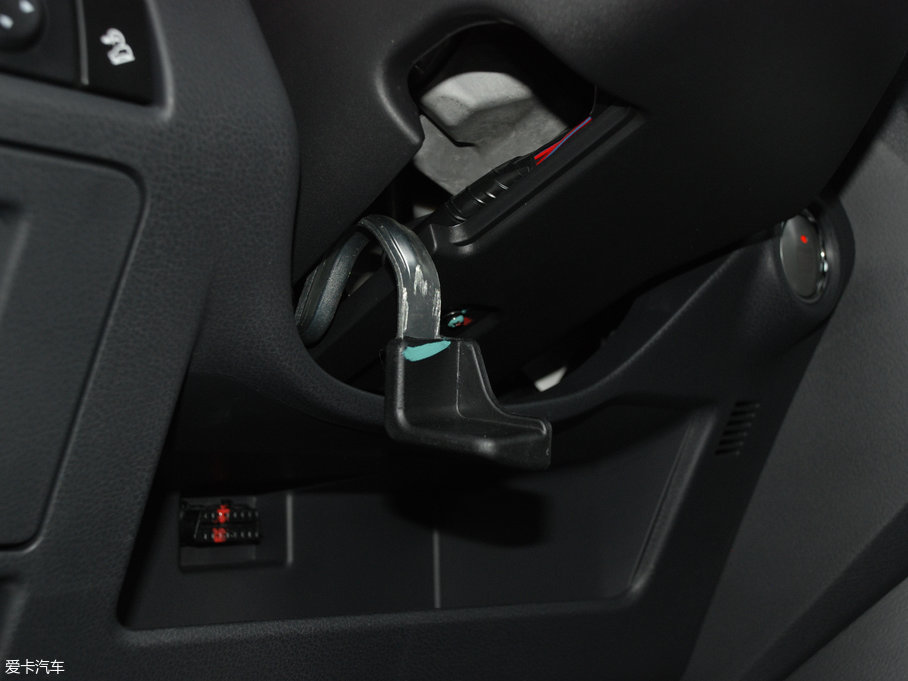 2018D-MAX 3.0T Ԅ򌳬A