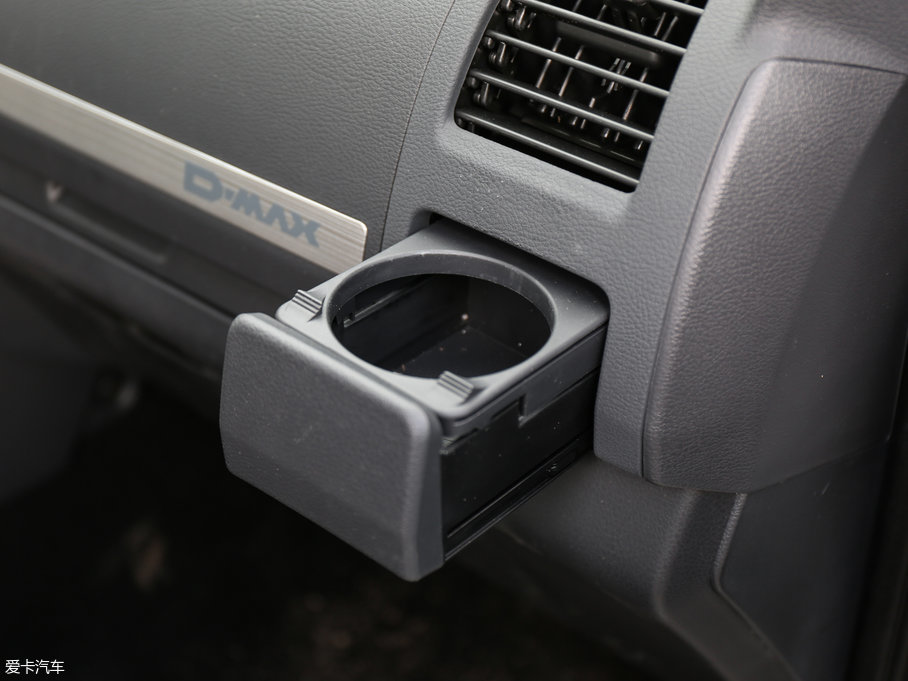 2018D-MAX 3.0T Ԅ򌳬A