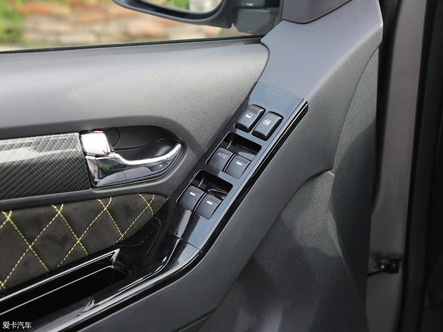 2018D-MAX 3.0T ԄX-POWER