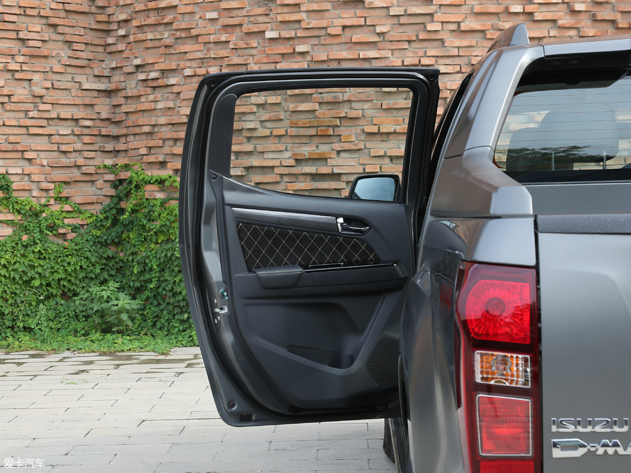 2018D-MAX 3.0T ԄX-POWER