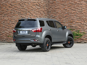2018款1.9T 四驱 自动X-POWER版 7座 左后45度