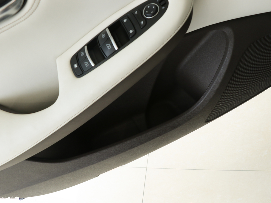 2018ӢQX50 2.0T (q)A