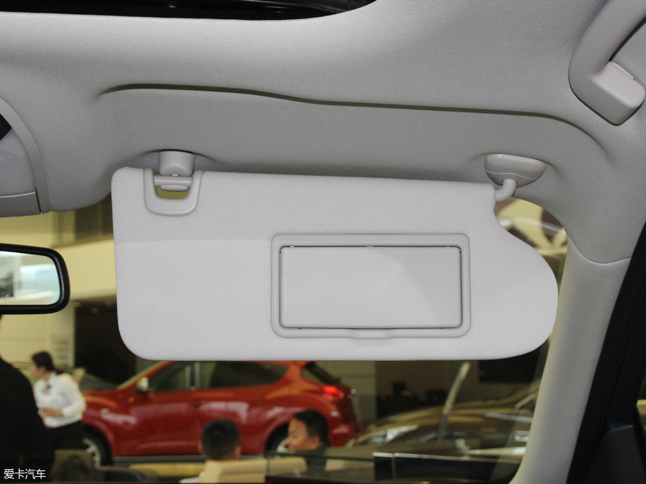 2018ӢQX50 2.0T ݼӢ