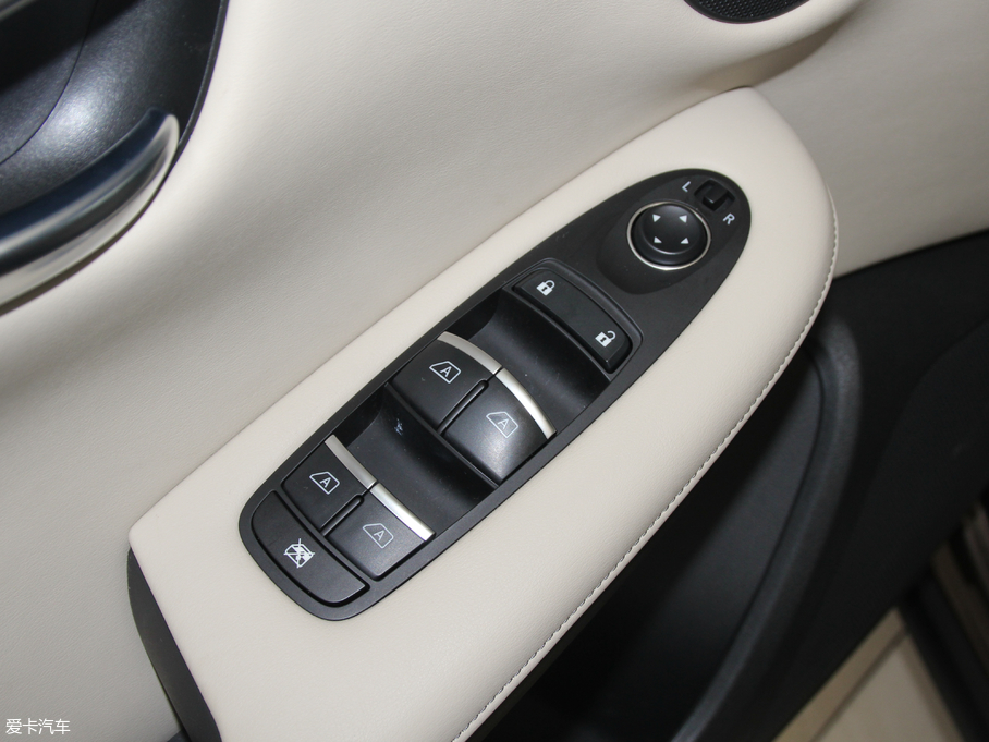 2018ӢQX50 2.0T ݼӢ