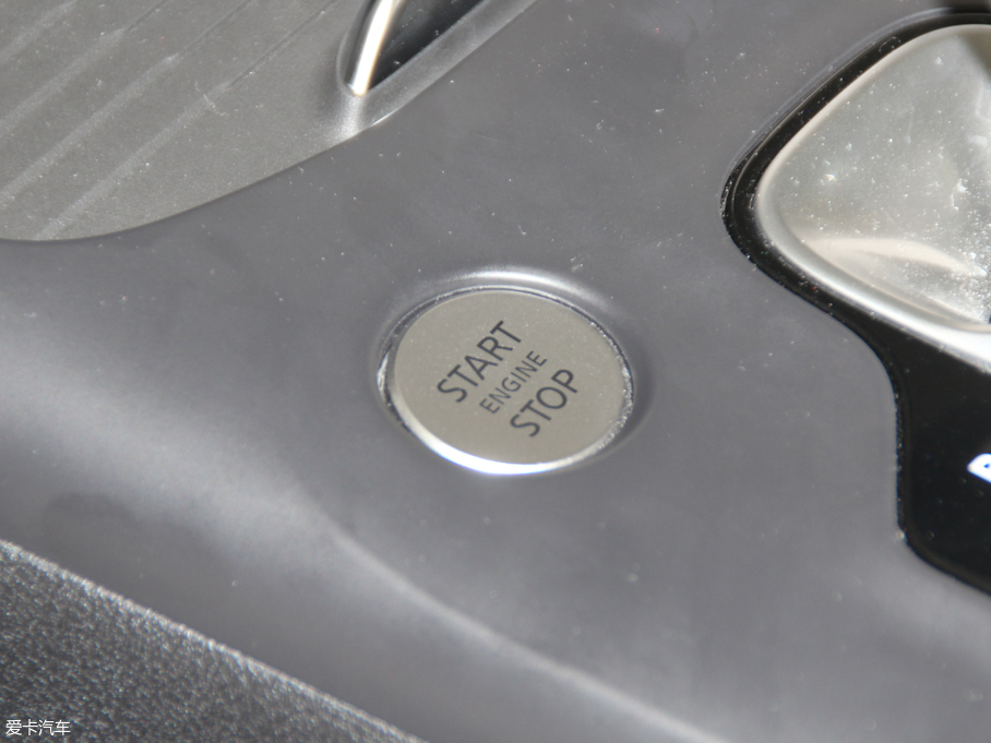 2018ӢQX50 2.0T ݼӢ