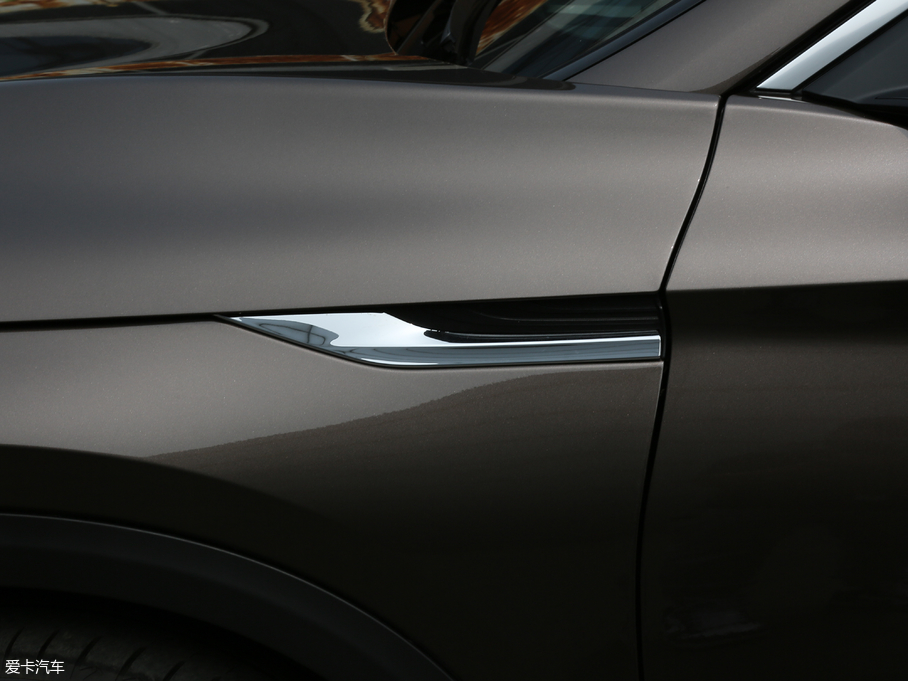 2018ӢQX50 2.0T (q)Ş