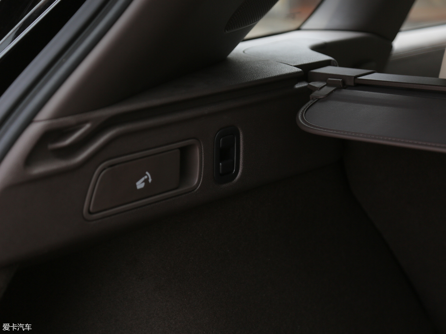 2018ӢQX50 2.0T (q)Ş