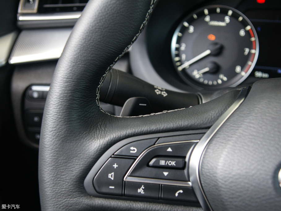 2018ӢQX50 2.0T (q)ܰ