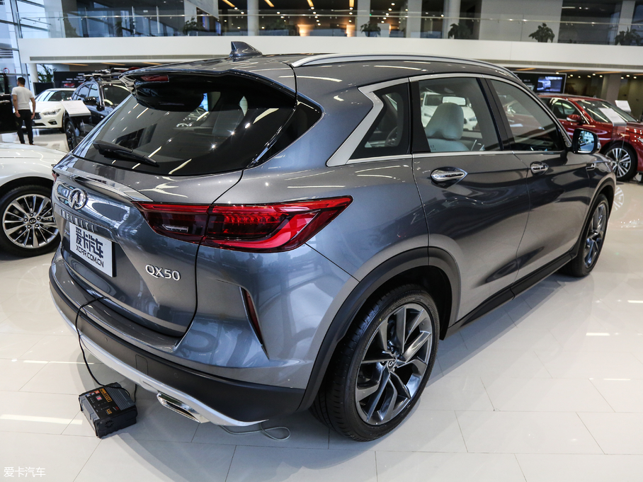 2018ӢQX50 2.0T (q)A