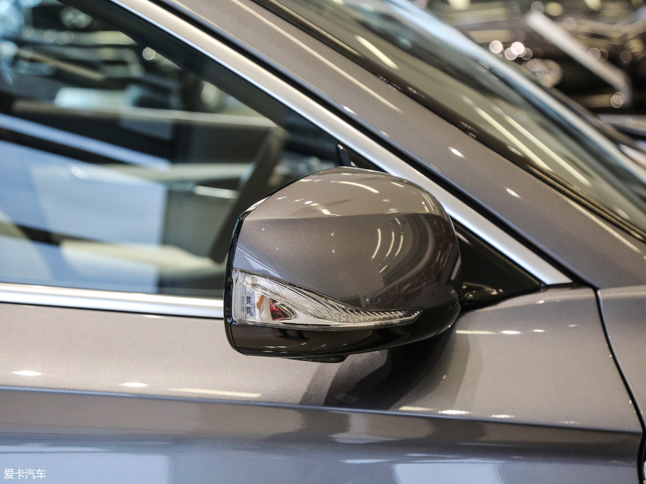 2018ӢQX50 2.0T (q)A