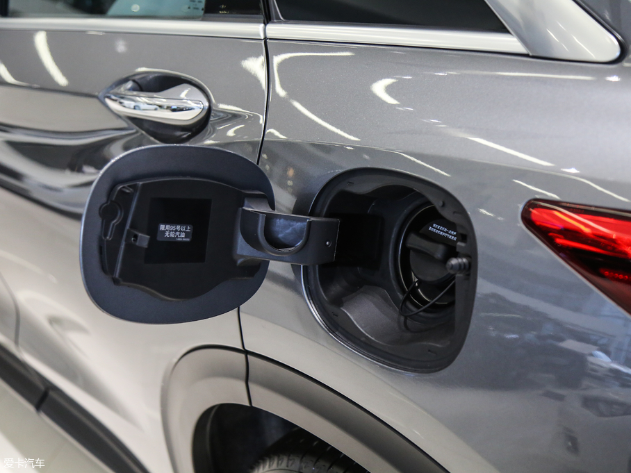 2018ӢQX50 2.0T (q)A