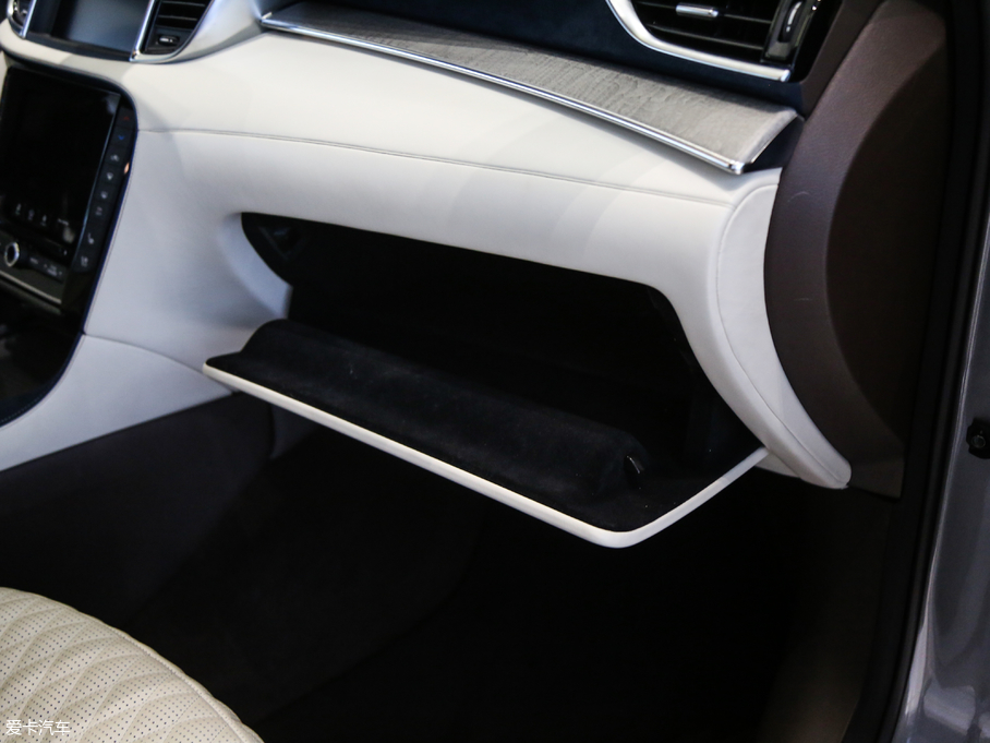 2018ӢQX50 2.0T A