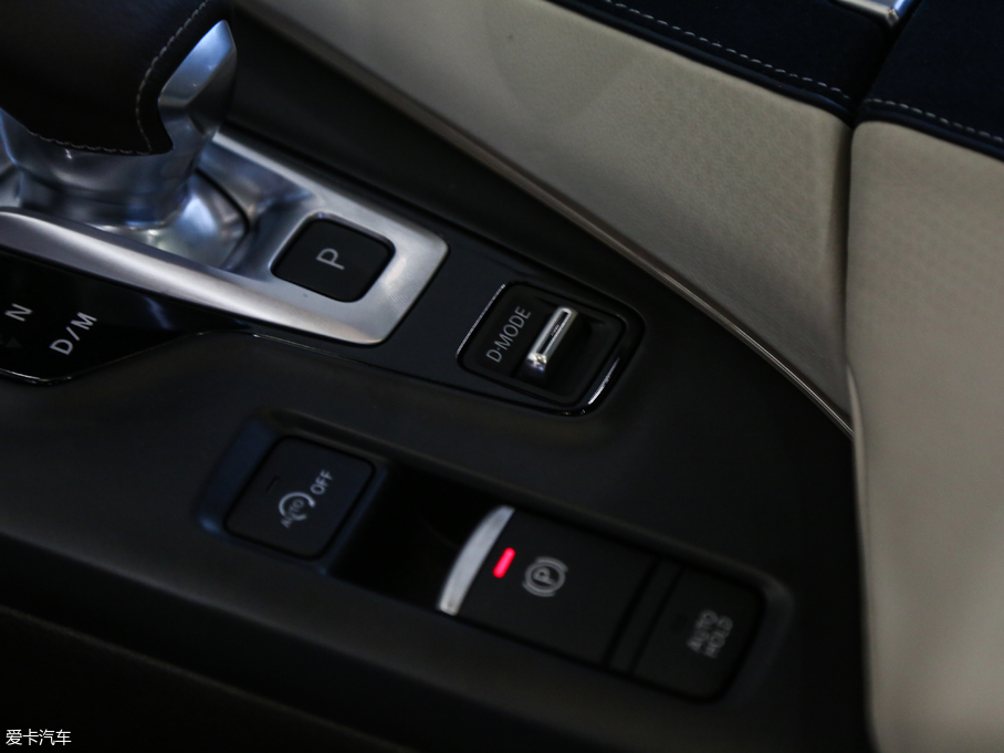 2018ӢQX50 2.0T (q)A