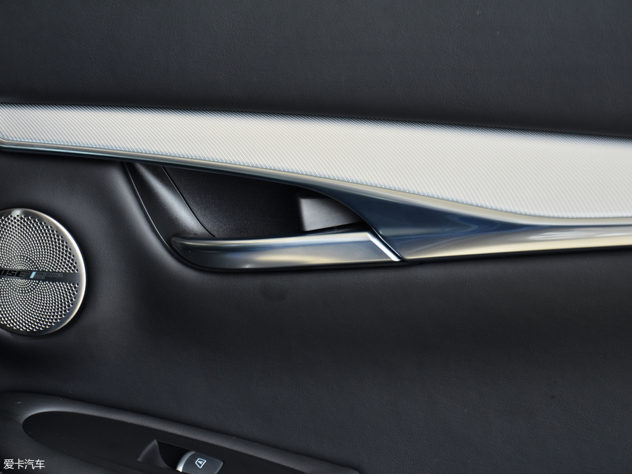 2018ӢQX50 2.0T ݼӢ