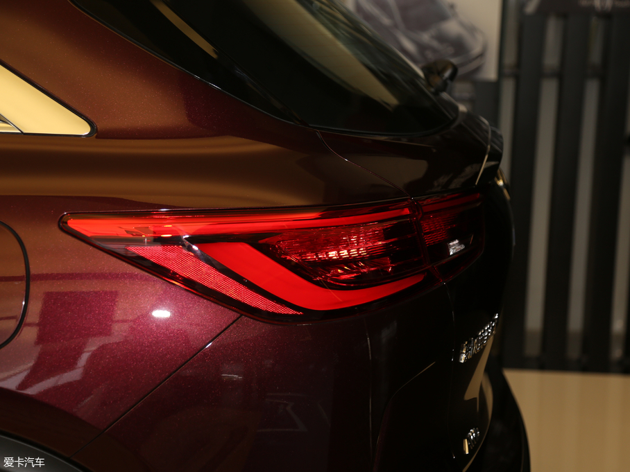 2018ӢQX50 2.0T ݼӢ