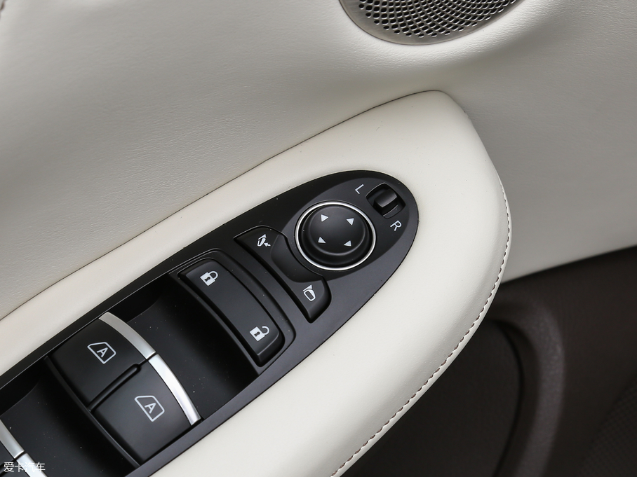 2018ӢQX50 2.0T (q)Ş