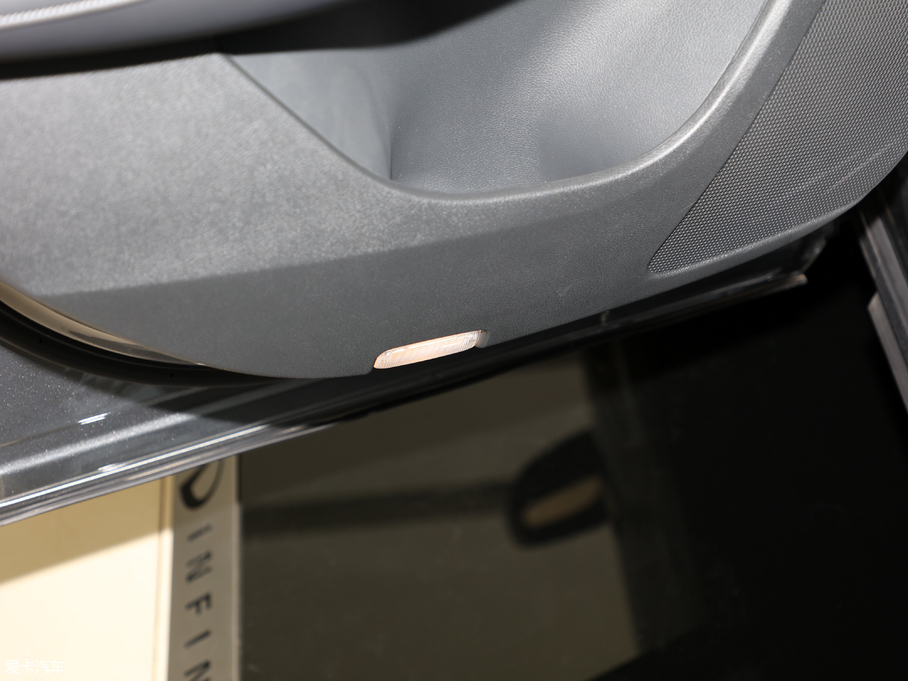 2018ӢQX50 2.0T ݼӢ