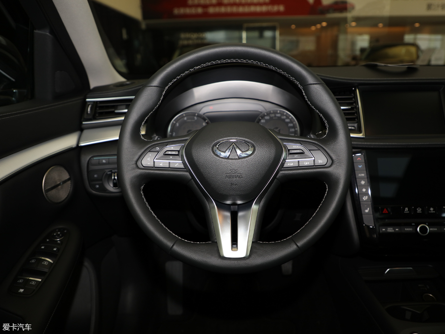 2018ӢQX50 2.0T ݼӢ