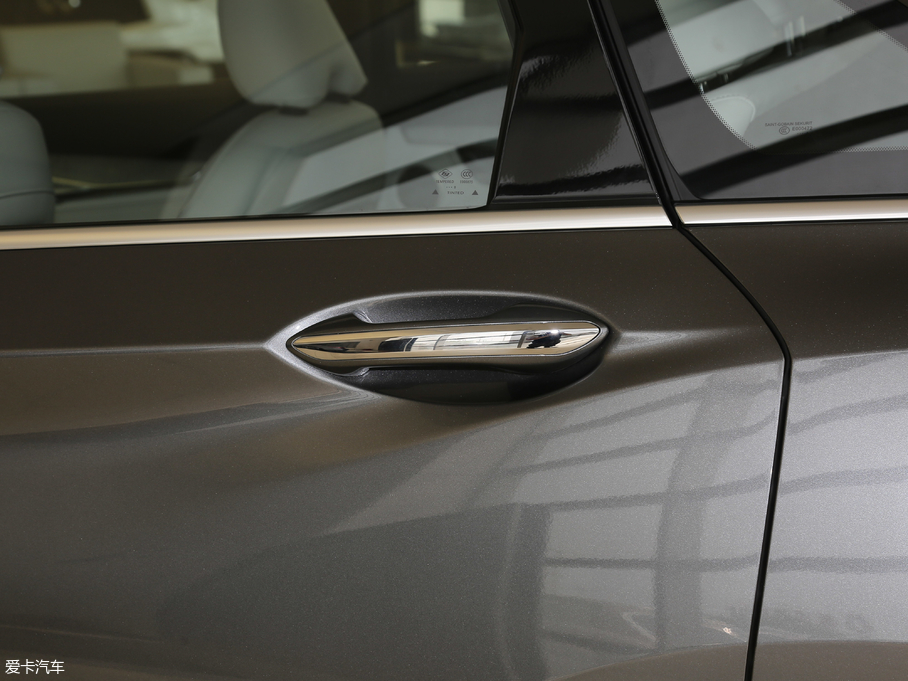 2018ӢQX50 2.0T (q)Ş