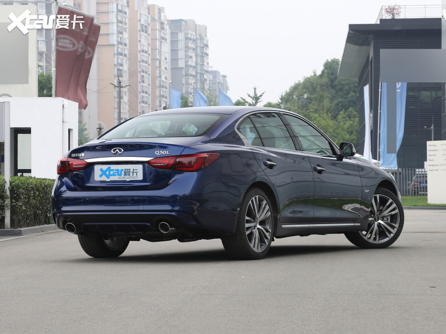 2021款英菲尼迪q50l2.0t 进享运动版