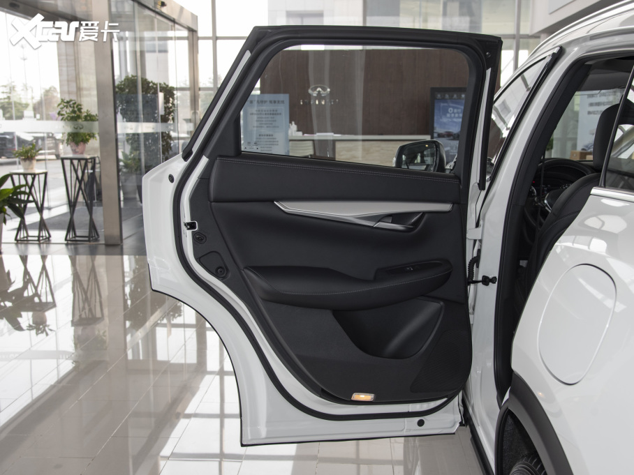 2022ӢQX50 2.0T (q)rа